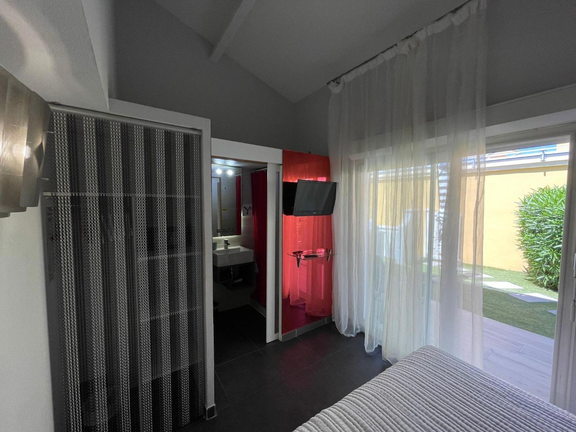 Hotel Eve Cap D'Agde Village Naturiste Exterior photo