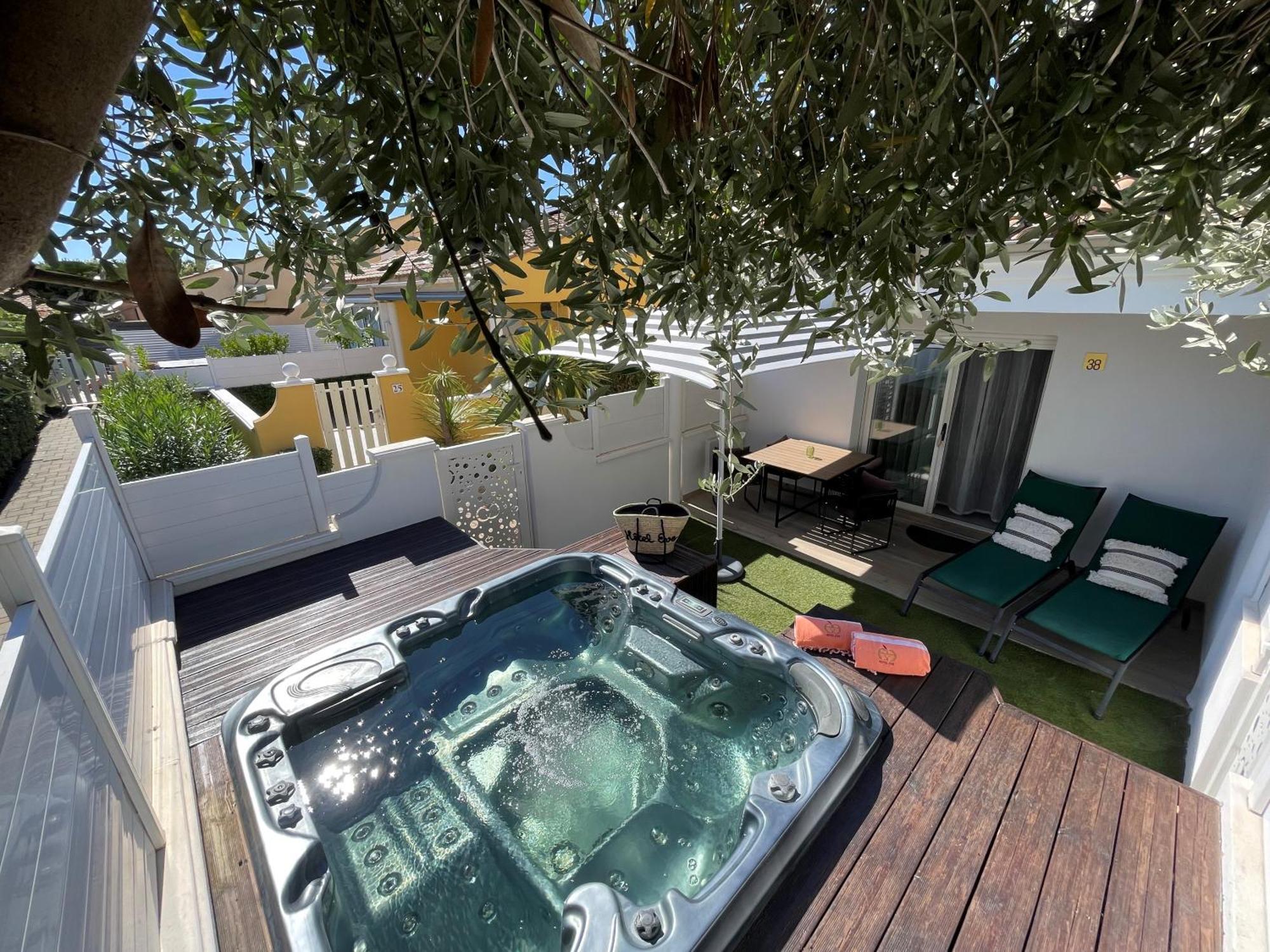 Hotel Eve Cap D'Agde Village Naturiste Exterior photo